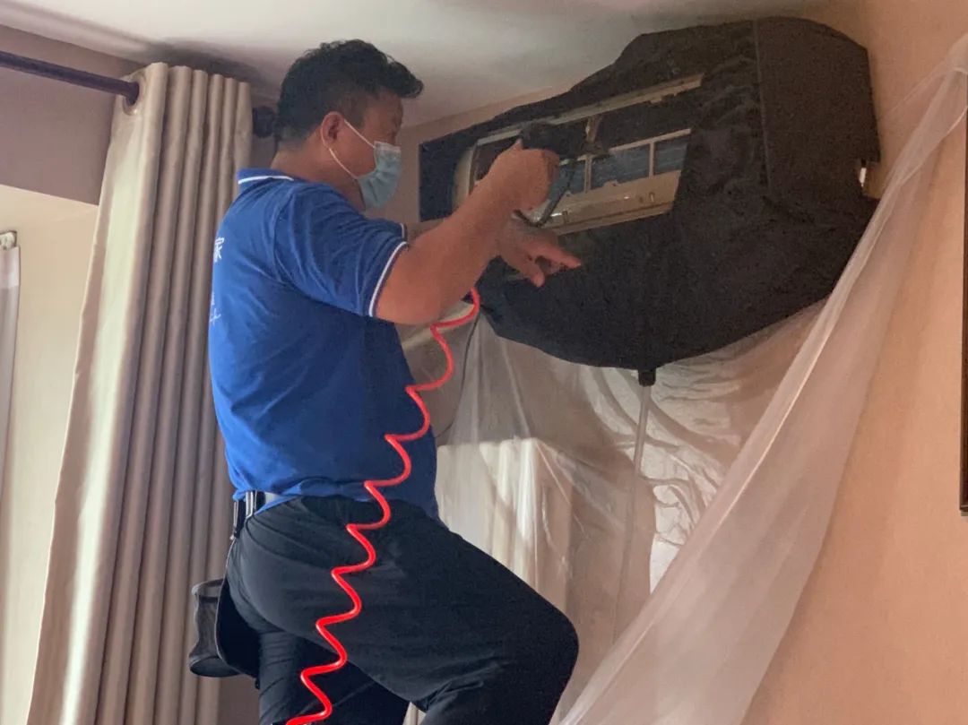 拆装空调师傅的注意事项