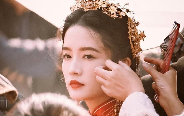 《请君》任嘉伦演唱主题曲,铠甲西装都好帅,李沁雪中嫁衣太美了休闲区蓝鸢梦想 - Www.slyday.coM 《请君》任嘉伦演唱主题曲,铠甲西装都好帅,李沁雪中嫁衣太美了休闲区蓝鸢梦想 - Www.slyday.coM