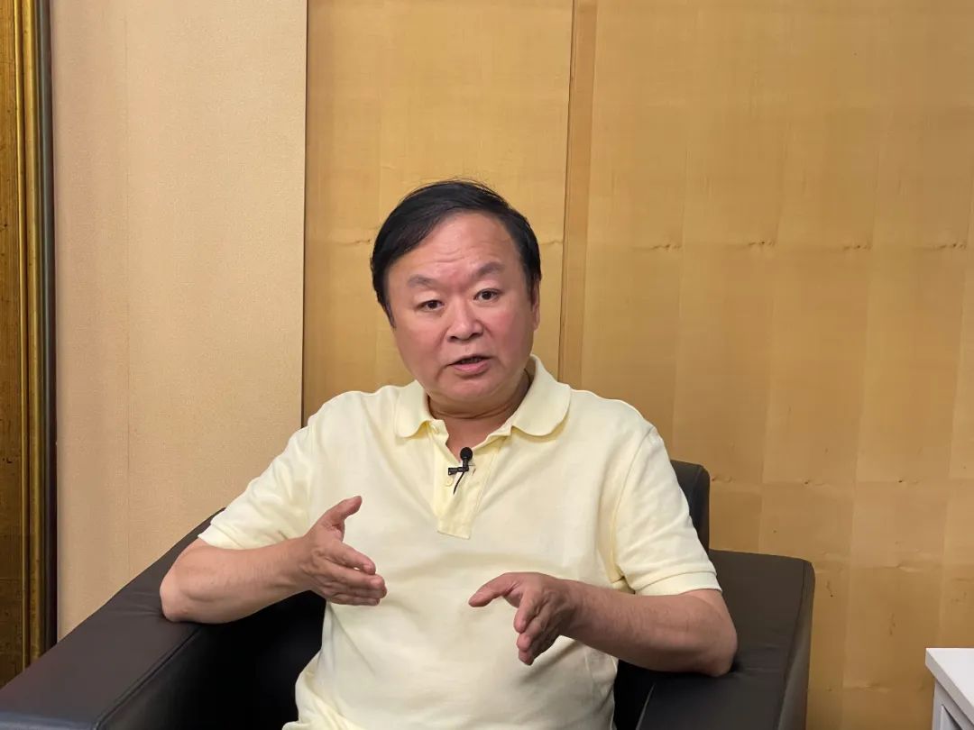 战上海夜以继日做后期高希希如何拍中国革命最后难关