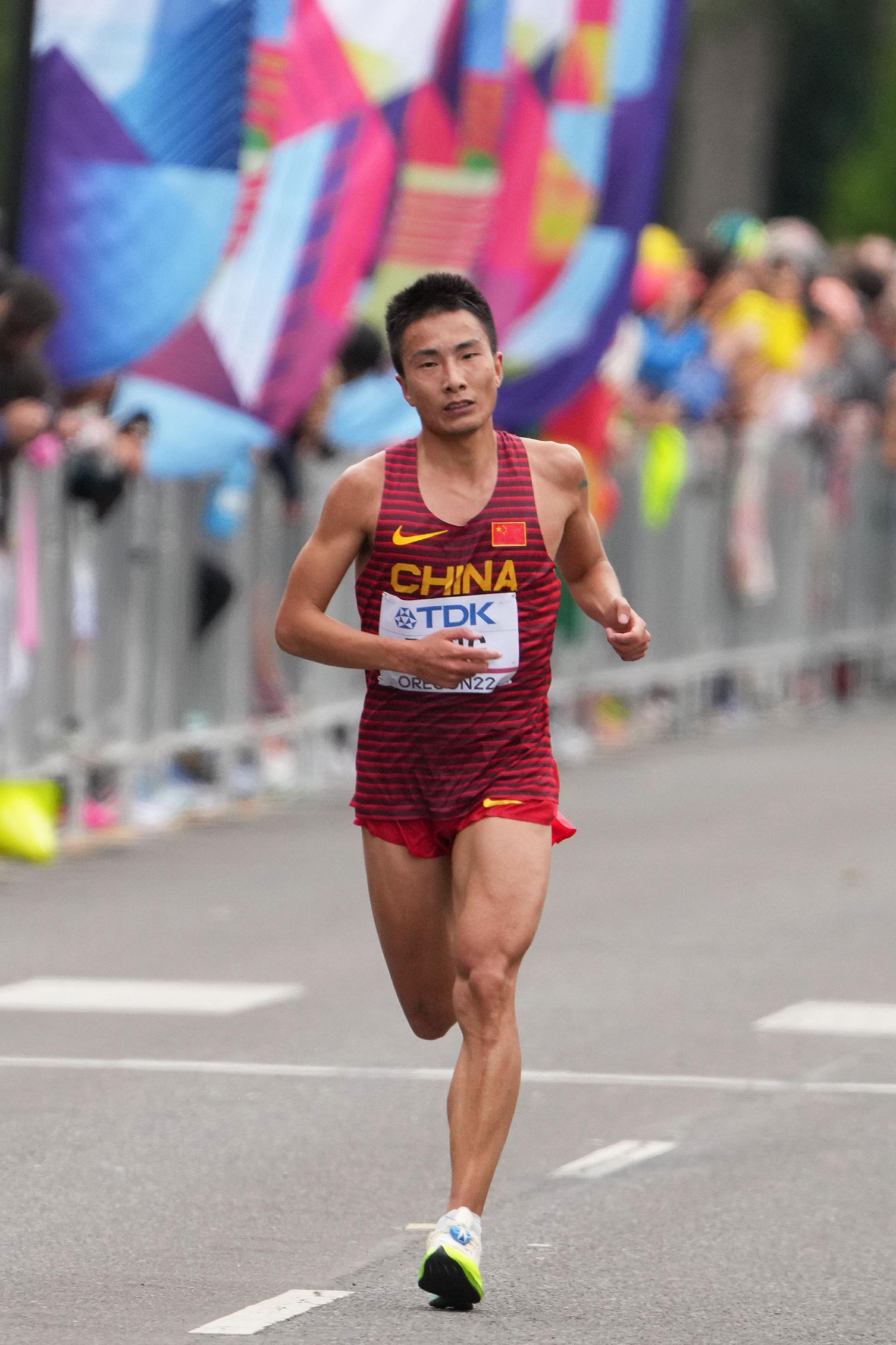 董国建创中国选手世锦赛马拉松最快成绩