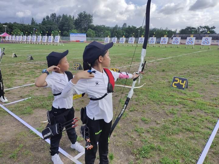 拉弓搭箭这所农村小学的墨锋射箭队在省级比赛初露锋芒