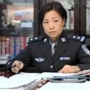 2004年任长霞葬礼:14万百姓哭声响彻登封城,死因让人心酸|百姓_新浪新闻