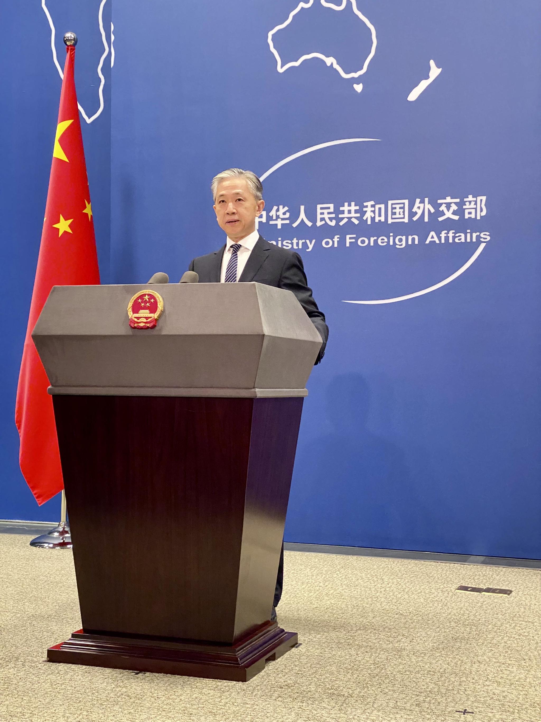 外交部发言人汪文斌在7月18日的例行记者会上表示,这名美国前高官谈起