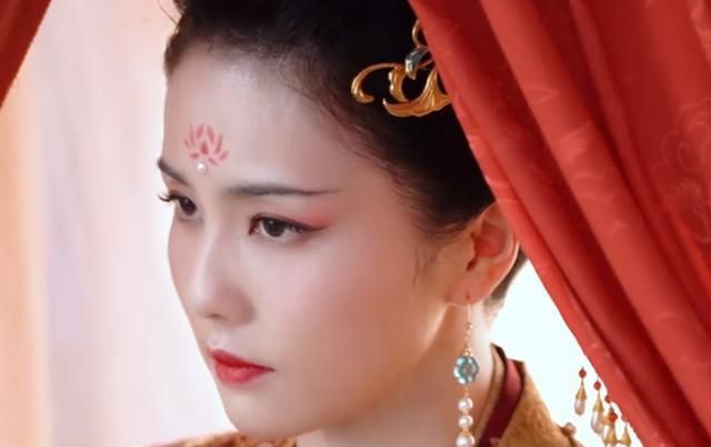 《宁安如梦》官宣定妆照,白鹿有3套造型,女主和女二好般配休闲区蓝鸢梦想 - Www.slyday.coM