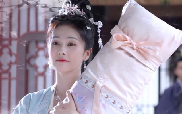 《宁安如梦》官宣定妆照,白鹿有3套造型,女主和女二好般配休闲区蓝鸢梦想 - Www.slyday.coM