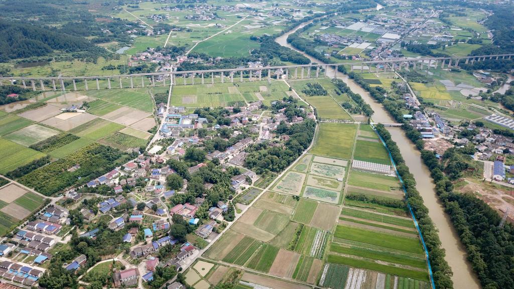 这是位于浏阳河上游的湖南省浏阳市达浒镇书香村一角(2022年7月6日