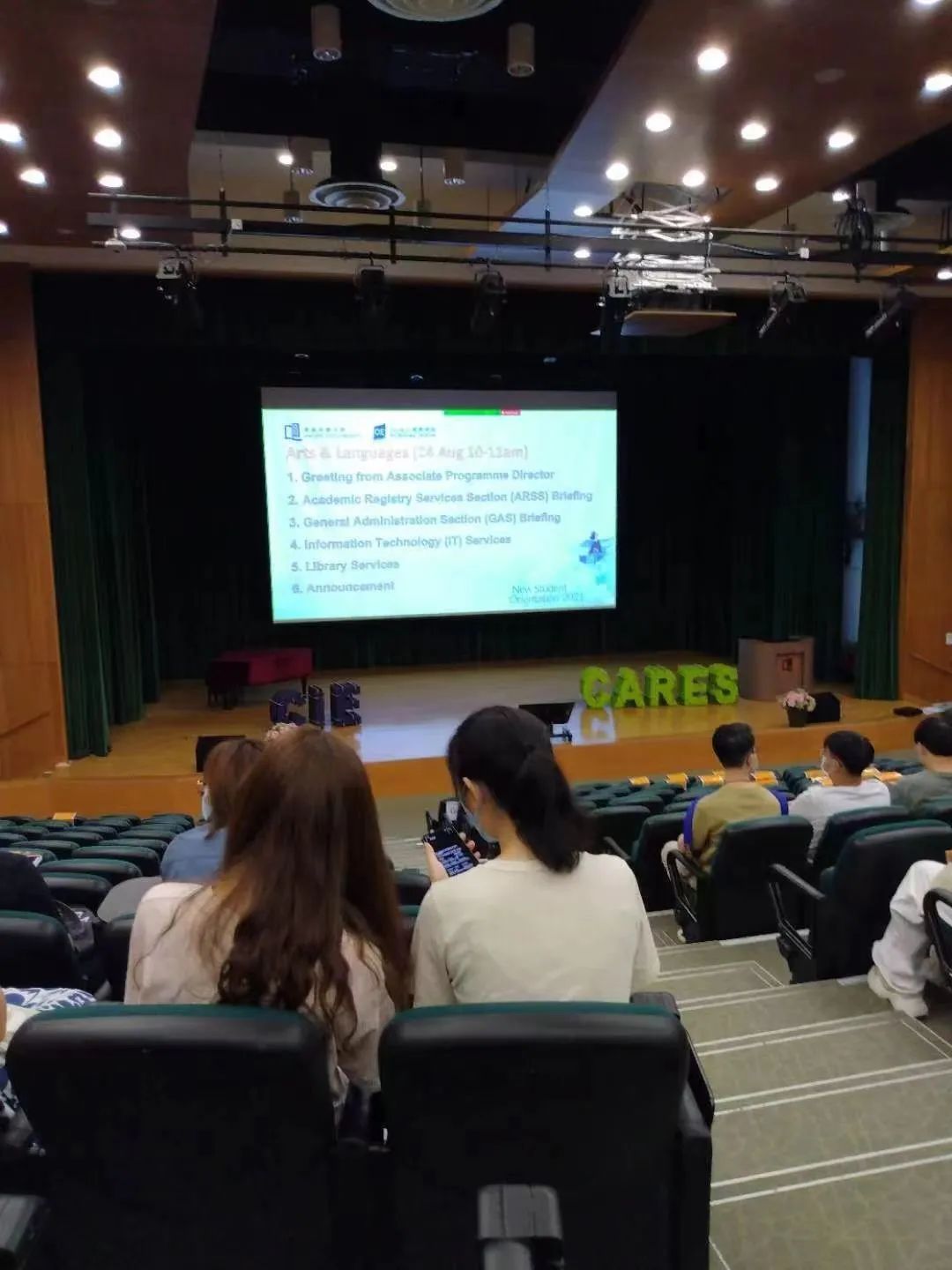 (陈玲)学校的迎新活动。除特殊标注外,本文图片均为受访者供图