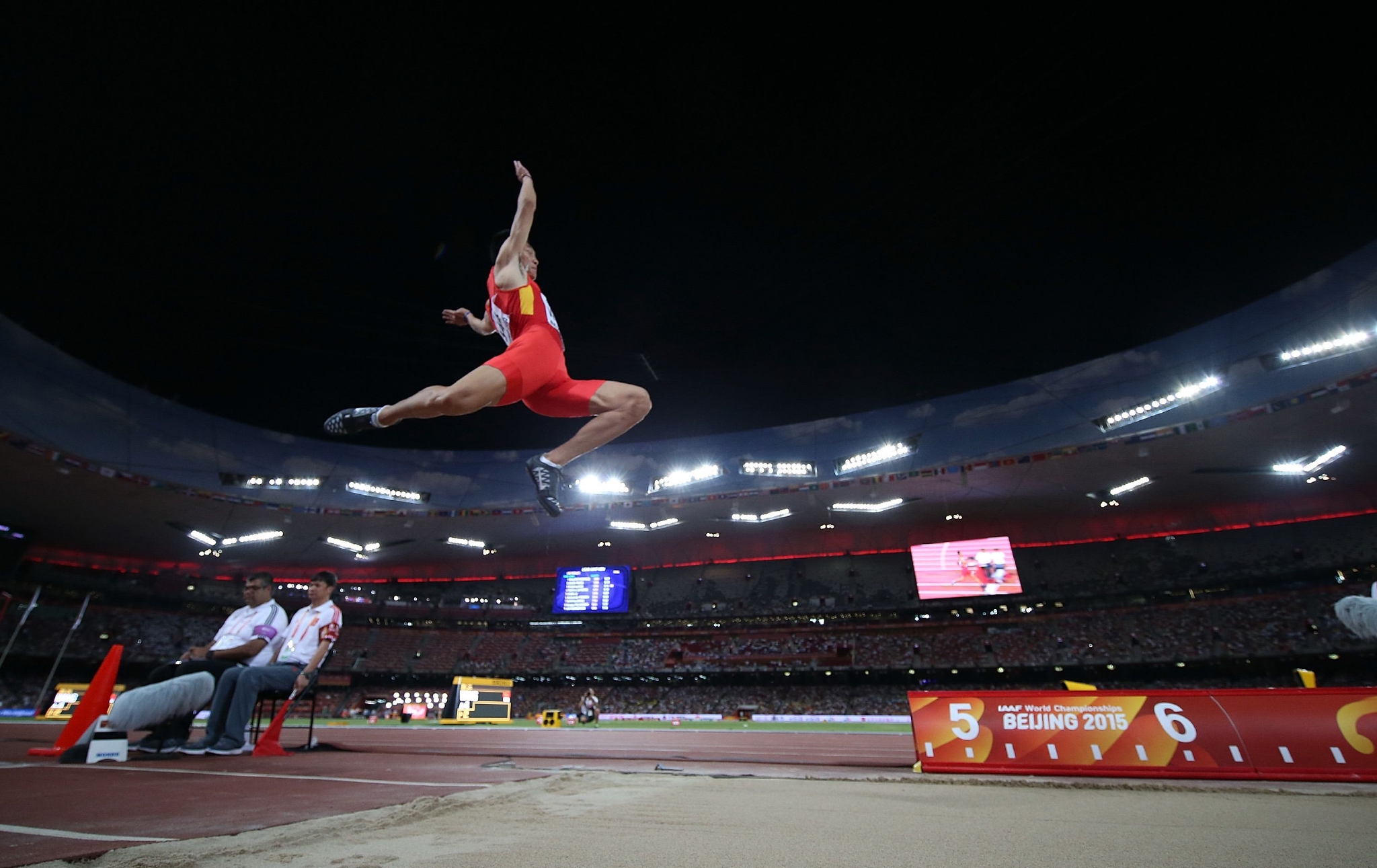 约大牌梦想藏在心里努力落在脚下专访亚洲首位世锦赛跳远冠军王嘉男