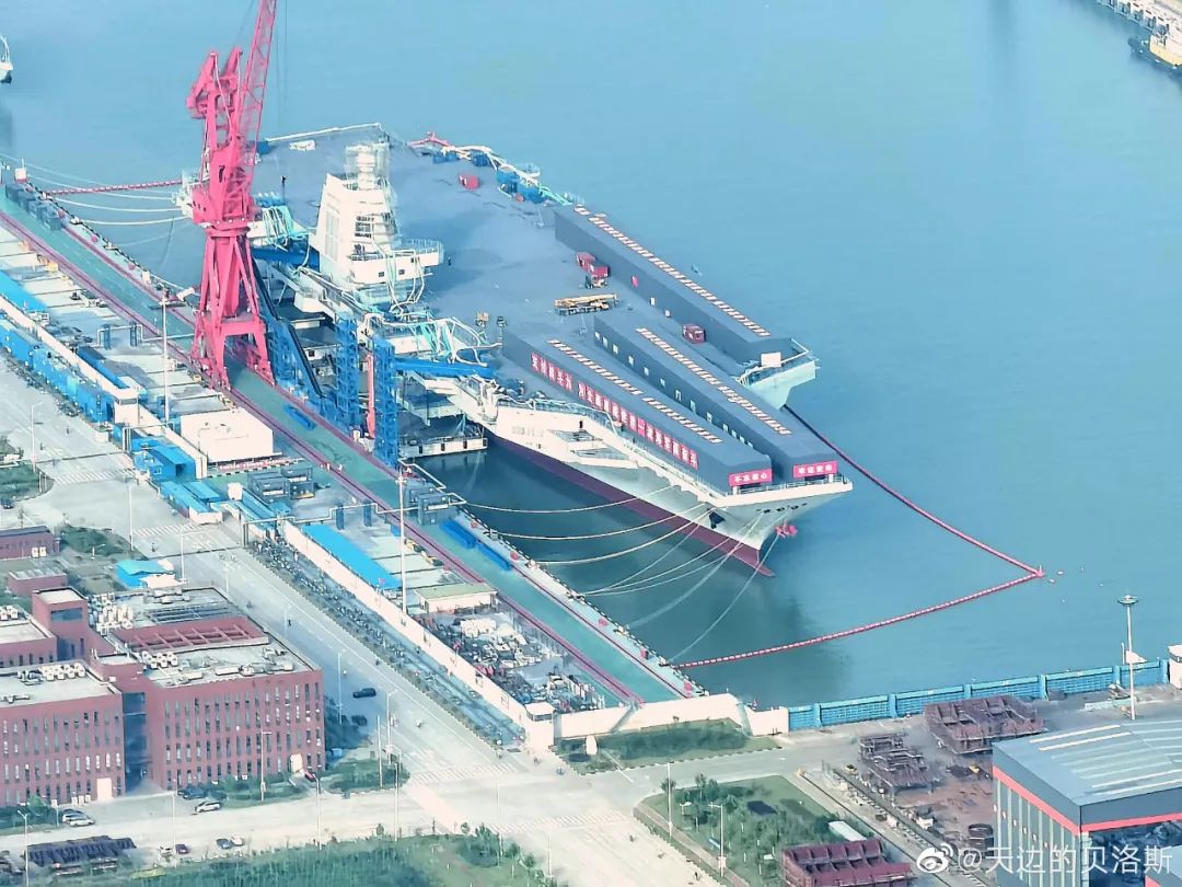 舰岛正在改装？中国003型航母“福建”舰最新照曝光
