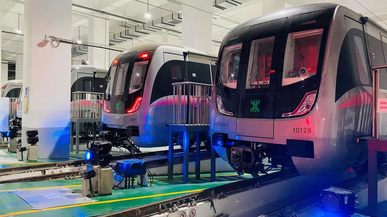深圳地铁10号线加车提能早高峰最小行车间隔缩至3分18秒