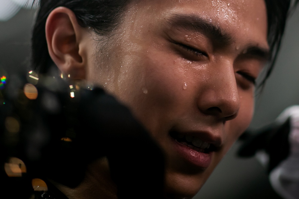 2018/2019赛季花样滑冰大奖赛俄罗斯站,羽生结弦赛后满脸汗水