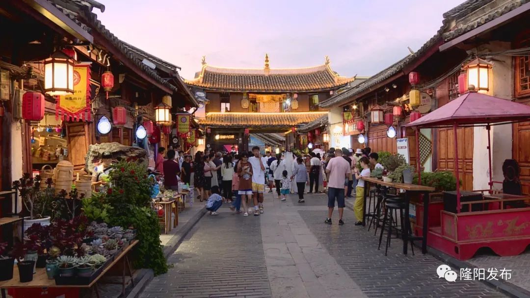 板桥青龙街:传统文艺巡演 让古镇热起来活起来|保山市|非遗|巡演_新浪