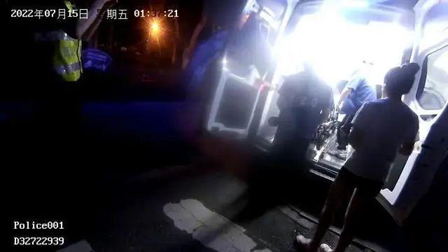 女子网购酒和头孢，两外卖骑手相遇：不对劲，报警休闲区蓝鸢梦想 - Www.slyday.coM