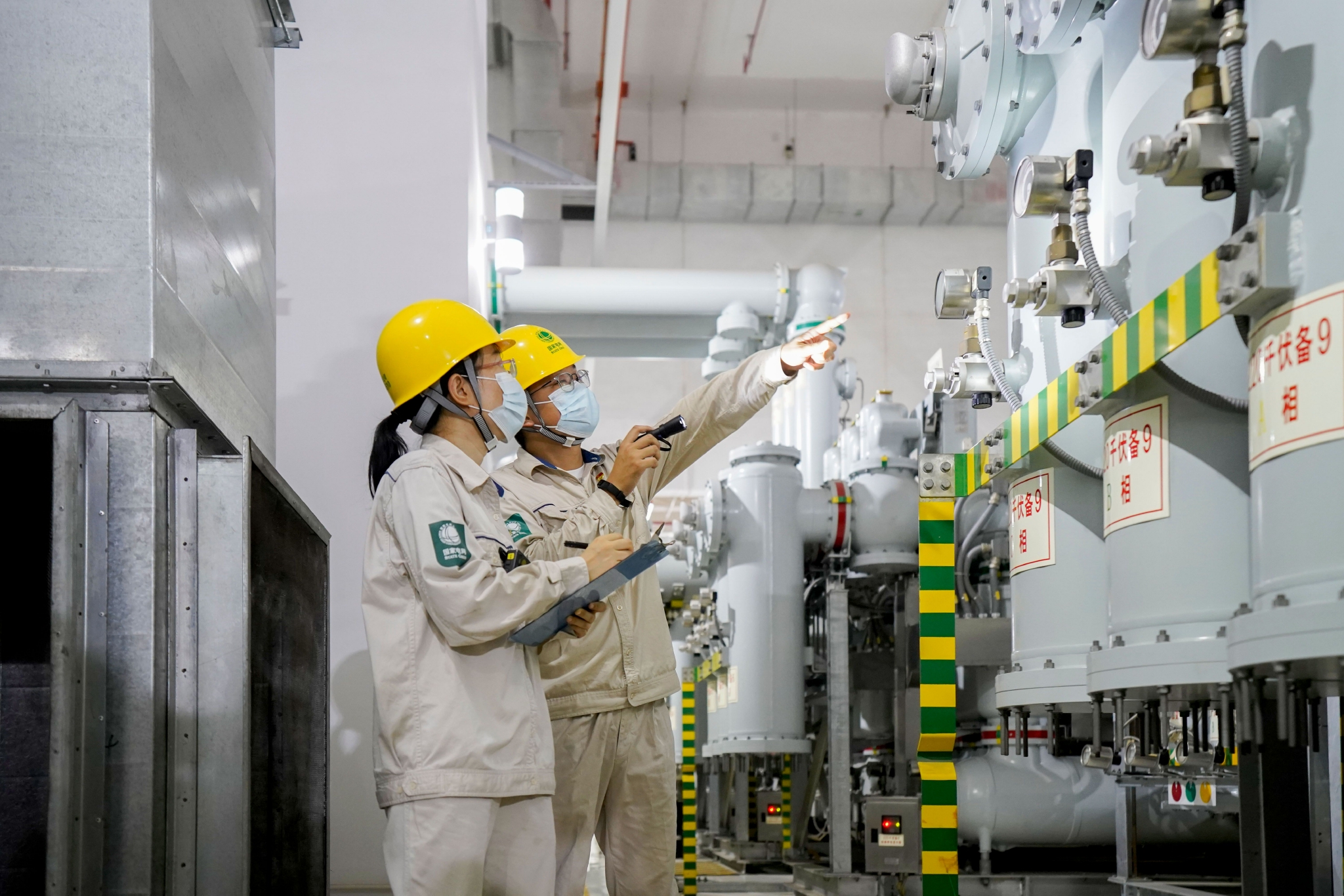 远程监控无人机巡检高温天上海电网快速排查用电隐患