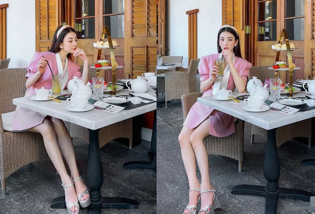 天王嫂方媛吃甜点太精致穿超短裙炫细腿脚上高跟鞋好抢镜