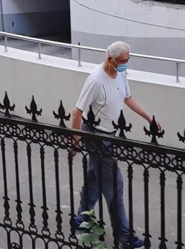 姚明带女儿做核酸！12岁女儿身高超成人，穿着朴素行为有教养休闲区蓝鸢梦想 - Www.slyday.coM