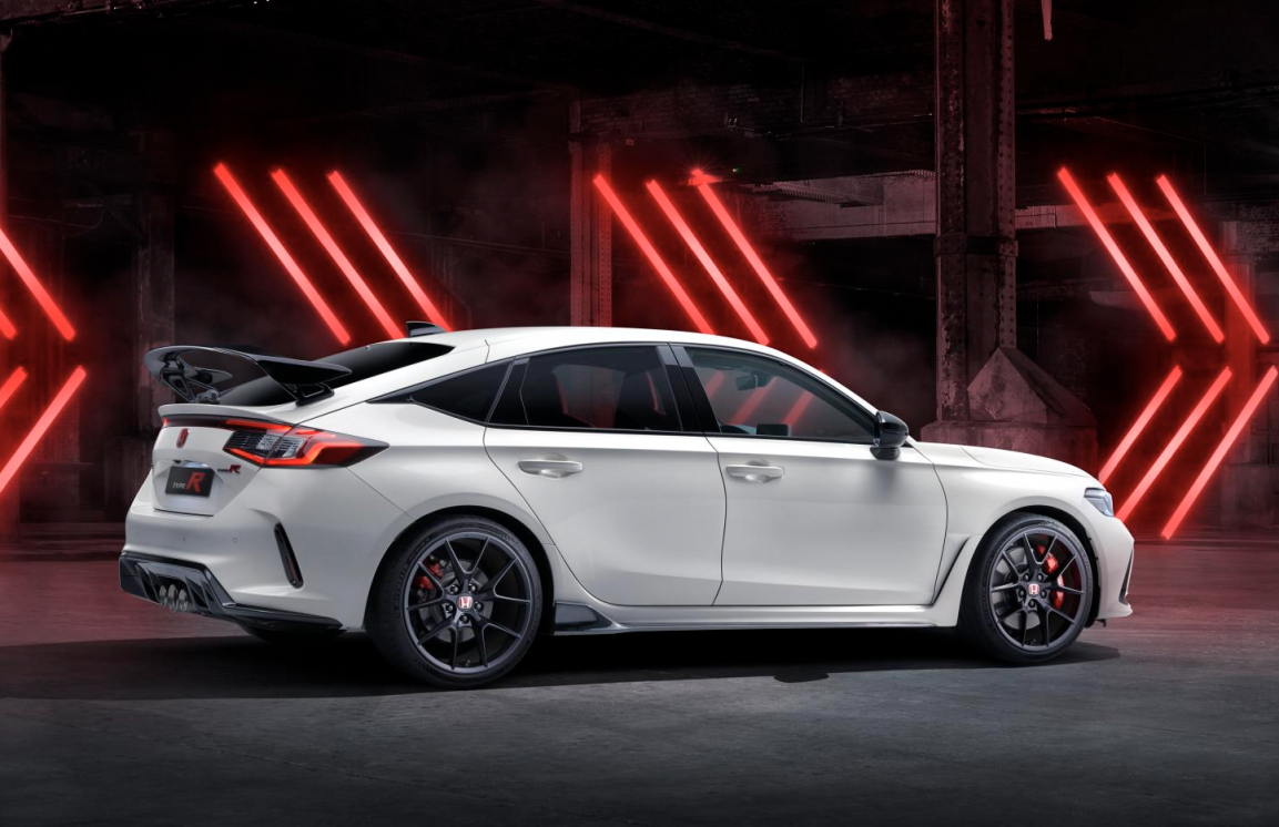 全新本田思域typer红头机手动挡30多万买吗