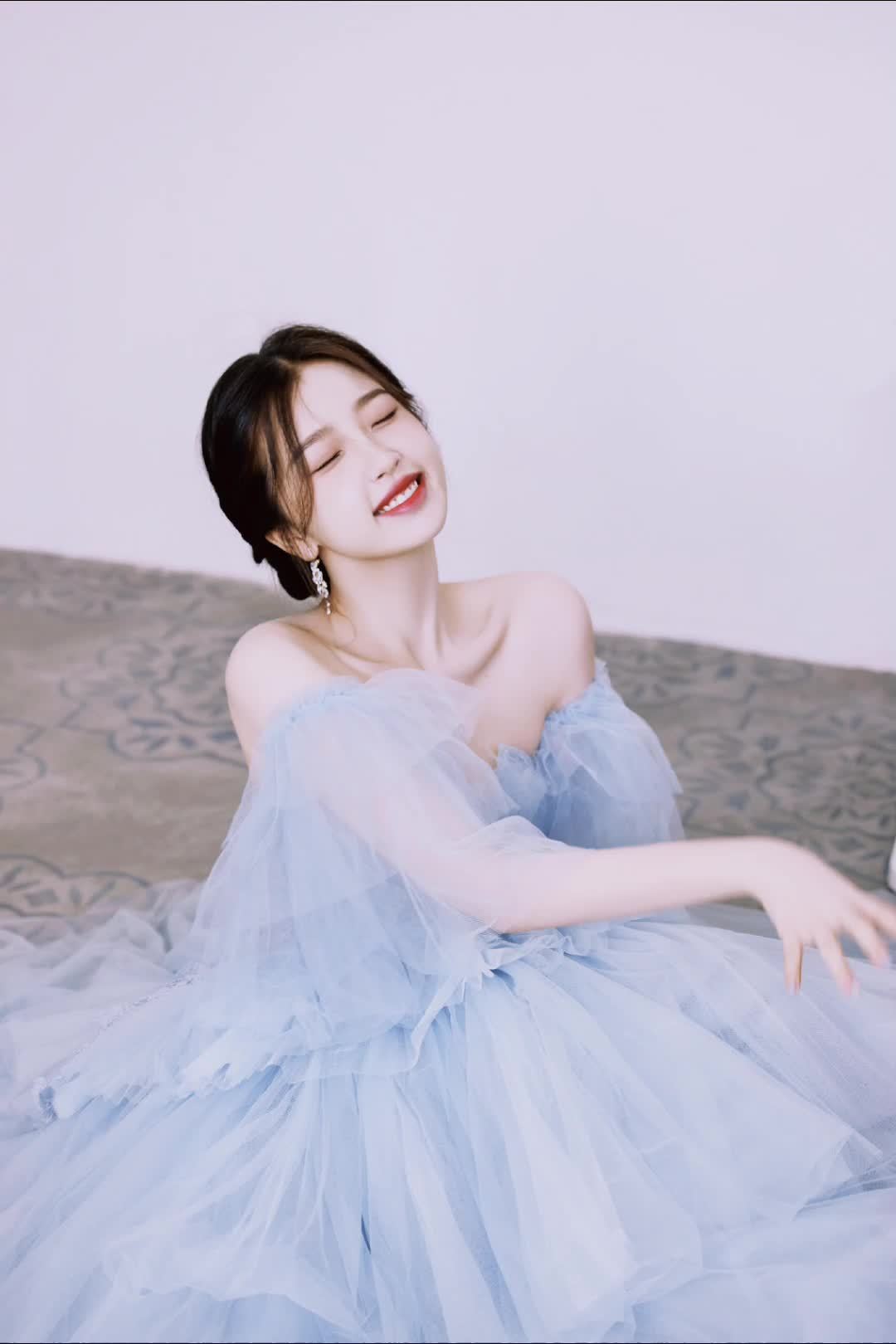 虞书欣蓝色公主纱裙造型咱们就是说虞书欣蓝色公主纱裙造型好美啊憧憬