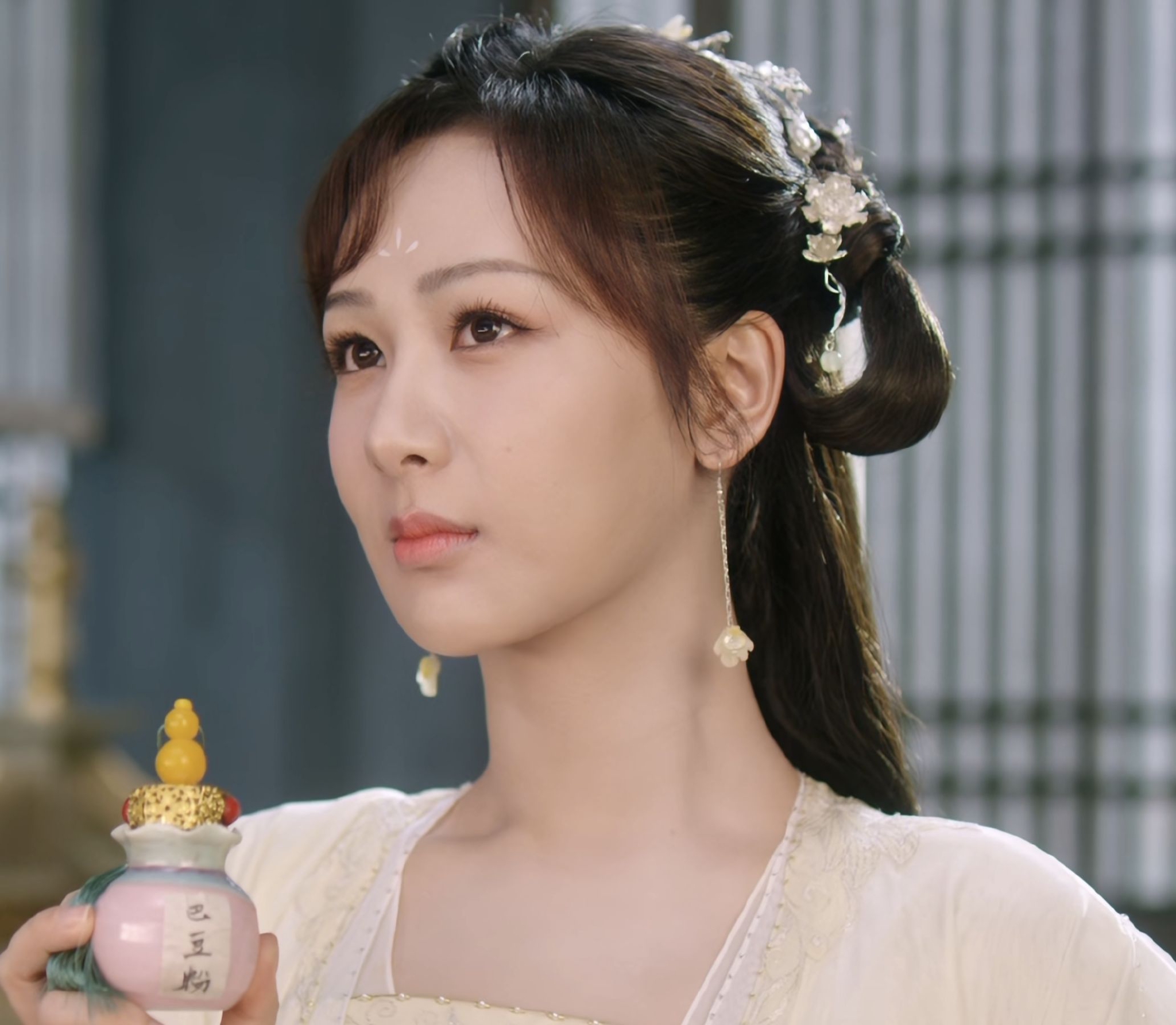 《沉香如屑》杨紫被嘲脸木,男二张睿被嘲丑,制片人出轨剧里女配休闲区蓝鸢梦想 - Www.slyday.coM