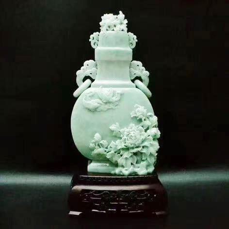 运投轩 记者 肖为)日前,第十五届中国工艺美术大师扬州玉雕艺术精品展