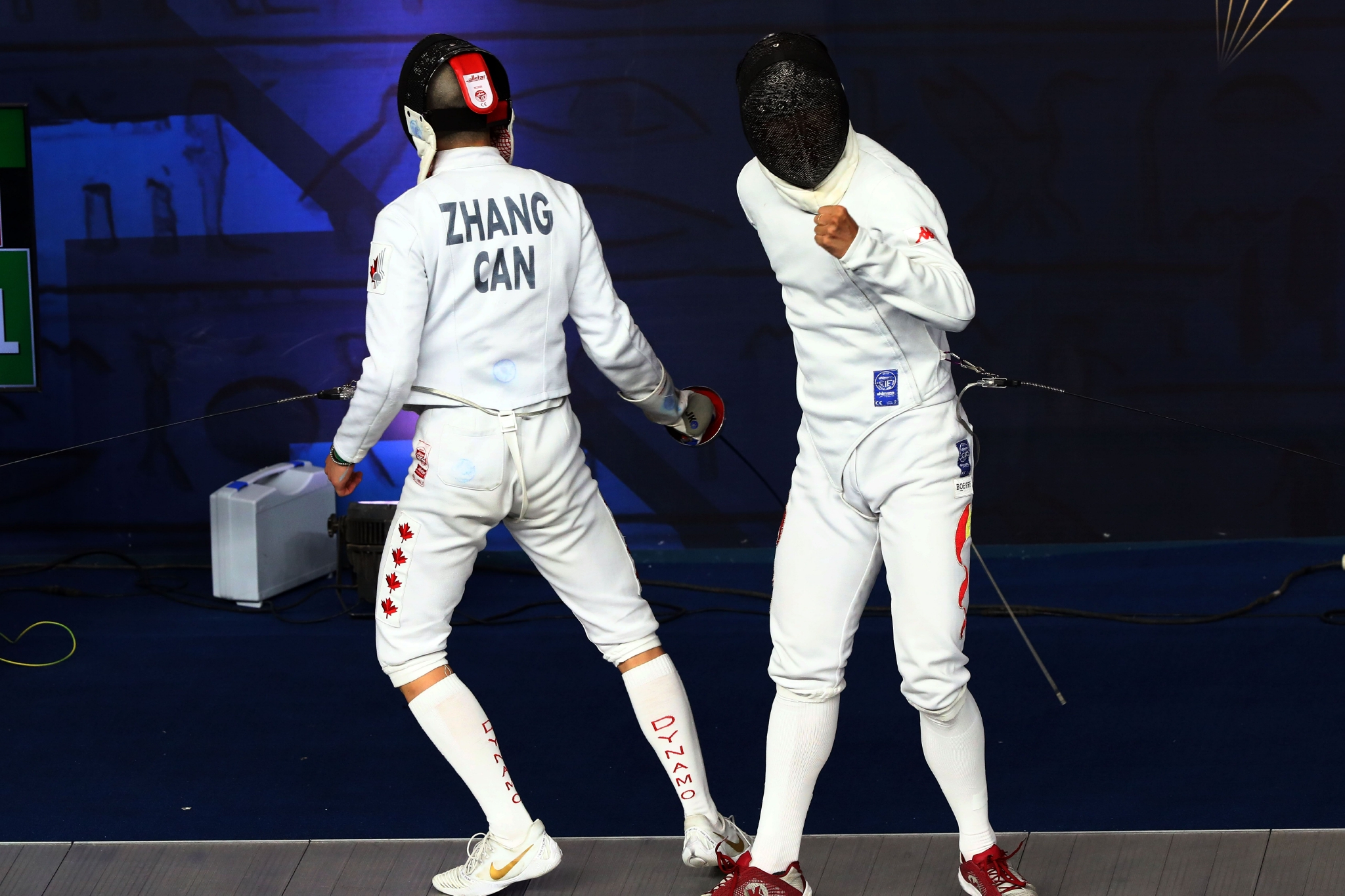 击剑世锦赛中国队晋级男子重剑团体八强