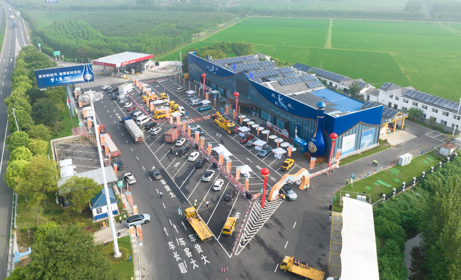 江苏高速服务区办起美食节让出行更美好