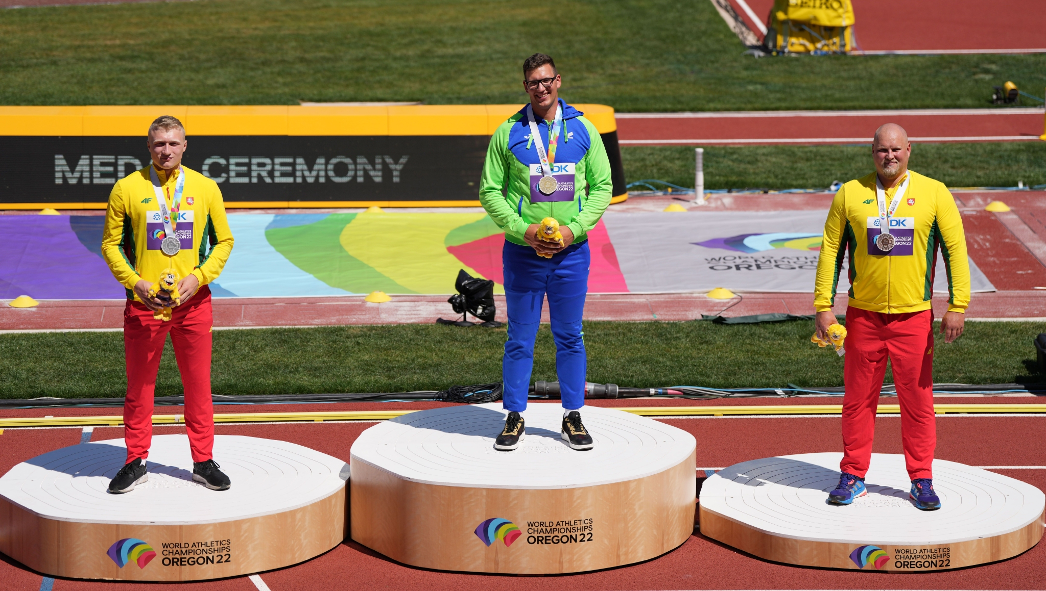 男子铁饼颁奖仪式举行