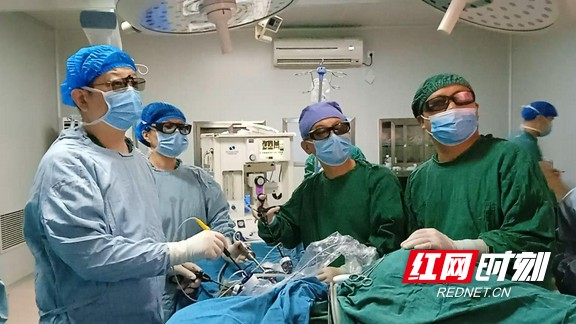 高龄并非禁区 3D腹腔镜手术让八旬直肠癌老人重获新生