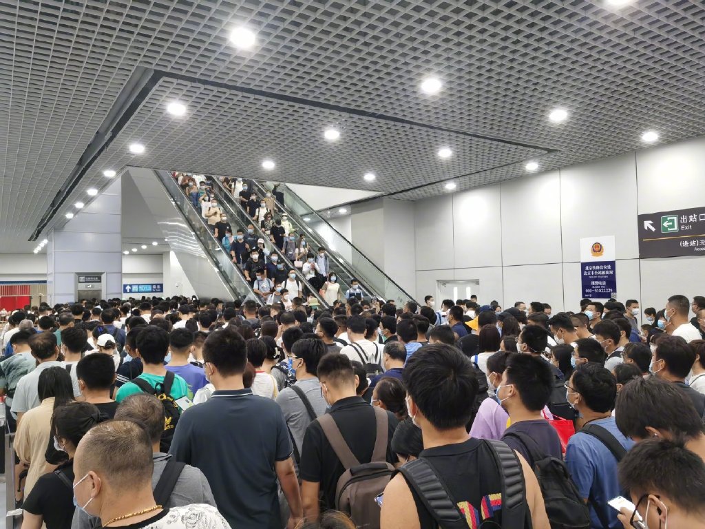 北京丰台站换乘地铁取消二次安检，通行效率提升|旅客|火车站|北京市|丰台火车站|10号线_新浪新闻
