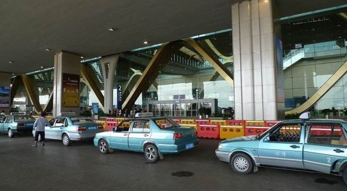 25年没涨价 昆明出租车运价将调整 起步价和公里租价或将上调 出租车 昆明市 管理局 新浪新闻