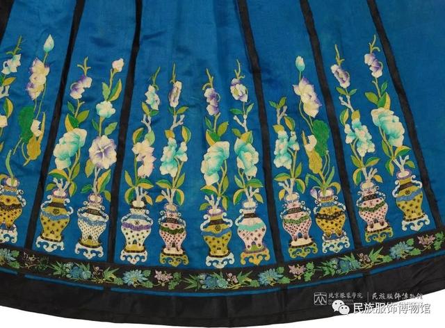 这条明代马面裙可太美了细节惊艳