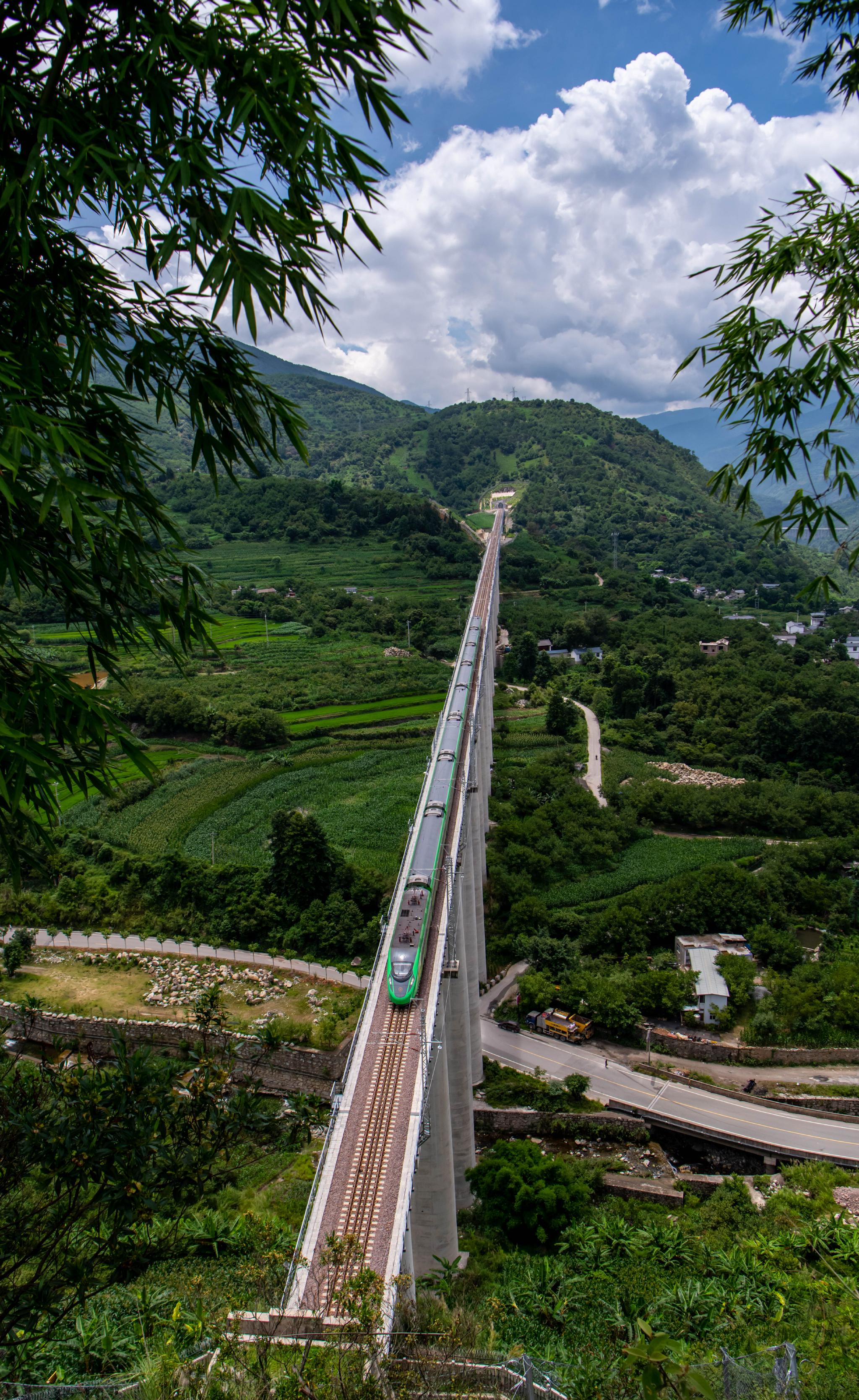 大瑞铁路大理至保山段开通