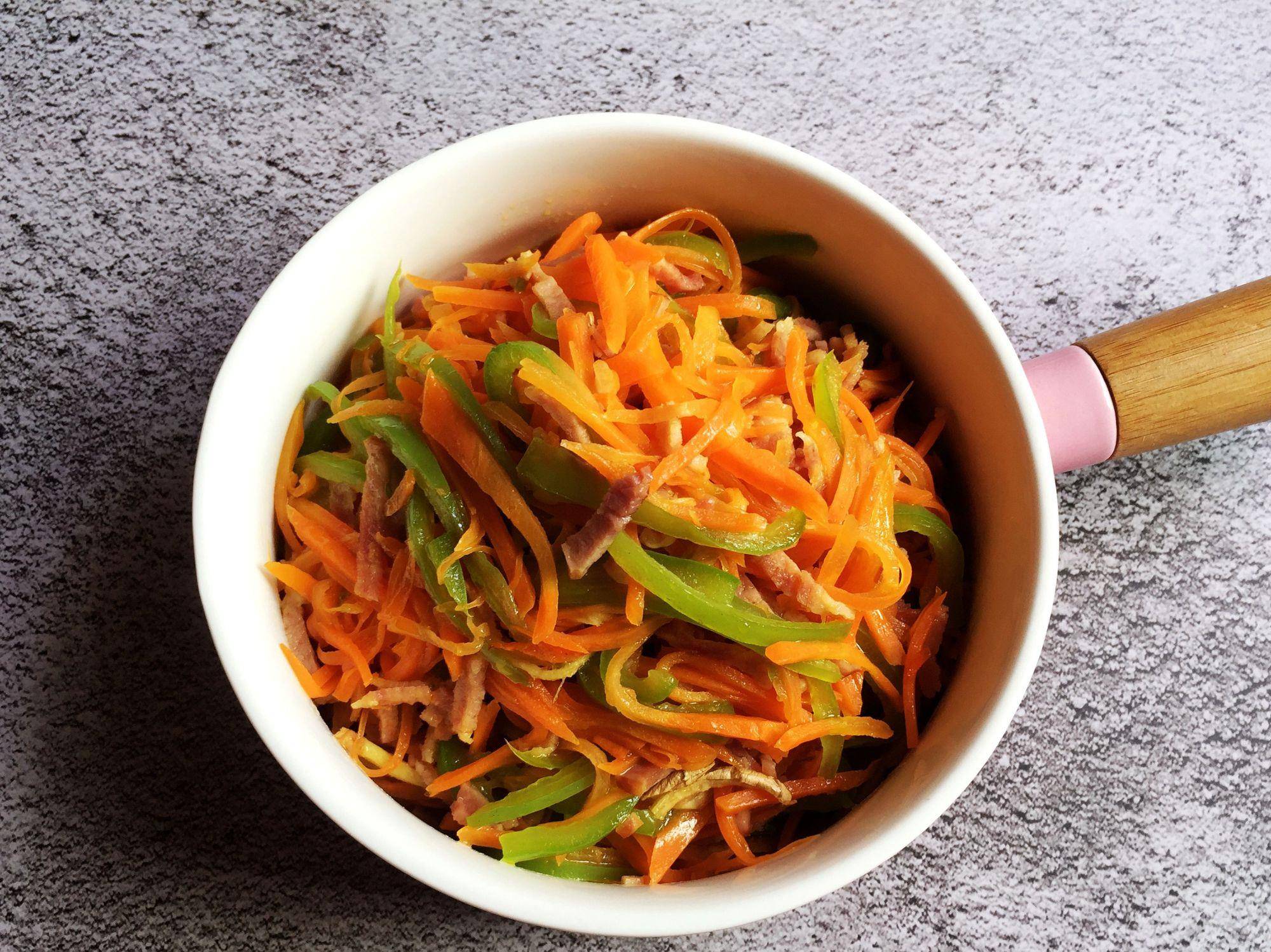 美味的胡萝卜炒肉