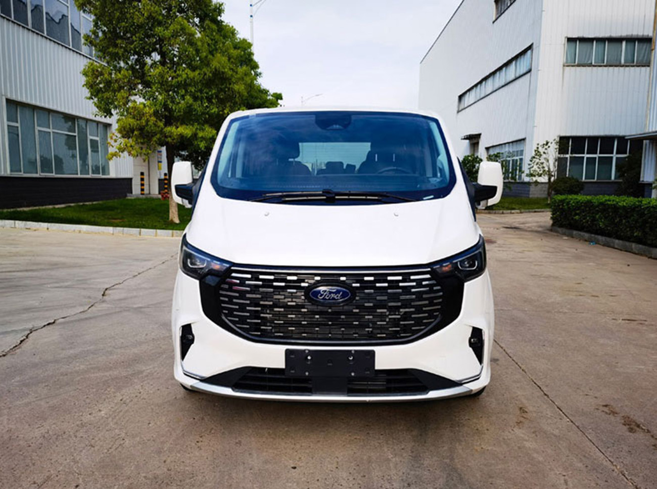 新款江铃福特途睿欧外观升级侧滑门配7座这次能翻身吗