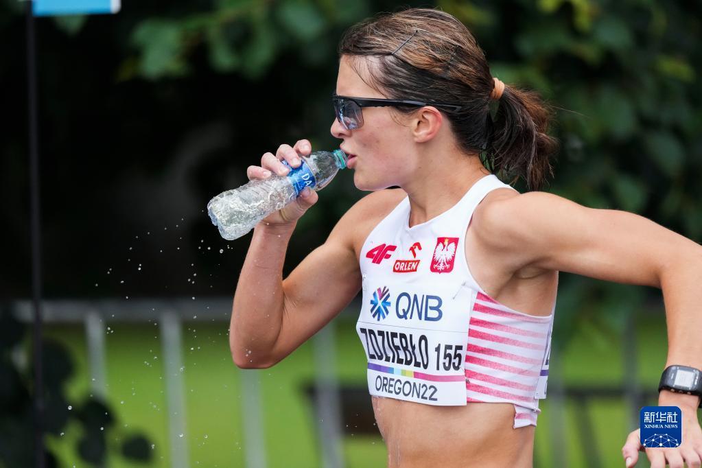 田径世锦赛女子35公里竞走秘鲁选手加西亚莱昂夺冠