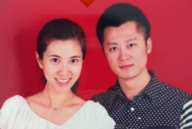 "苏萌"边潇潇躺床上秀恩爱,抢被子把老公冻醒,拥抱睡姿显甜蜜__财经