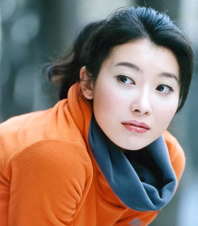 44岁张棪琰:离婚后和两个孩子相依为命,做单亲妈妈也幸福__财经头条
