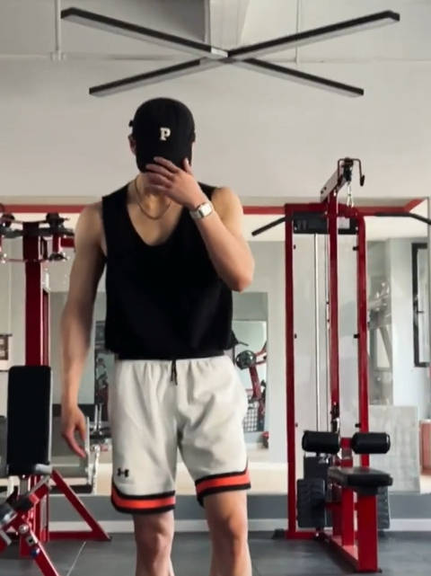 欢迎收看星汉灿烂全员有腹肌系列之李昀锐