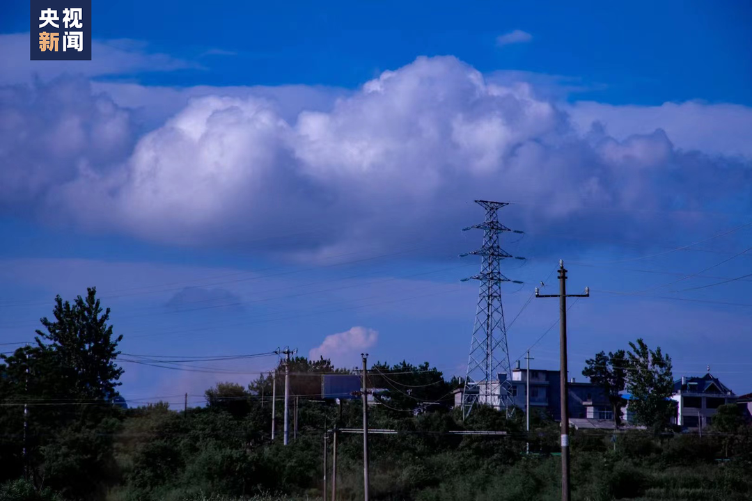 “扭扭车男孩”，收到大学录取通知书！休闲区蓝鸢梦想 - Www.slyday.coM