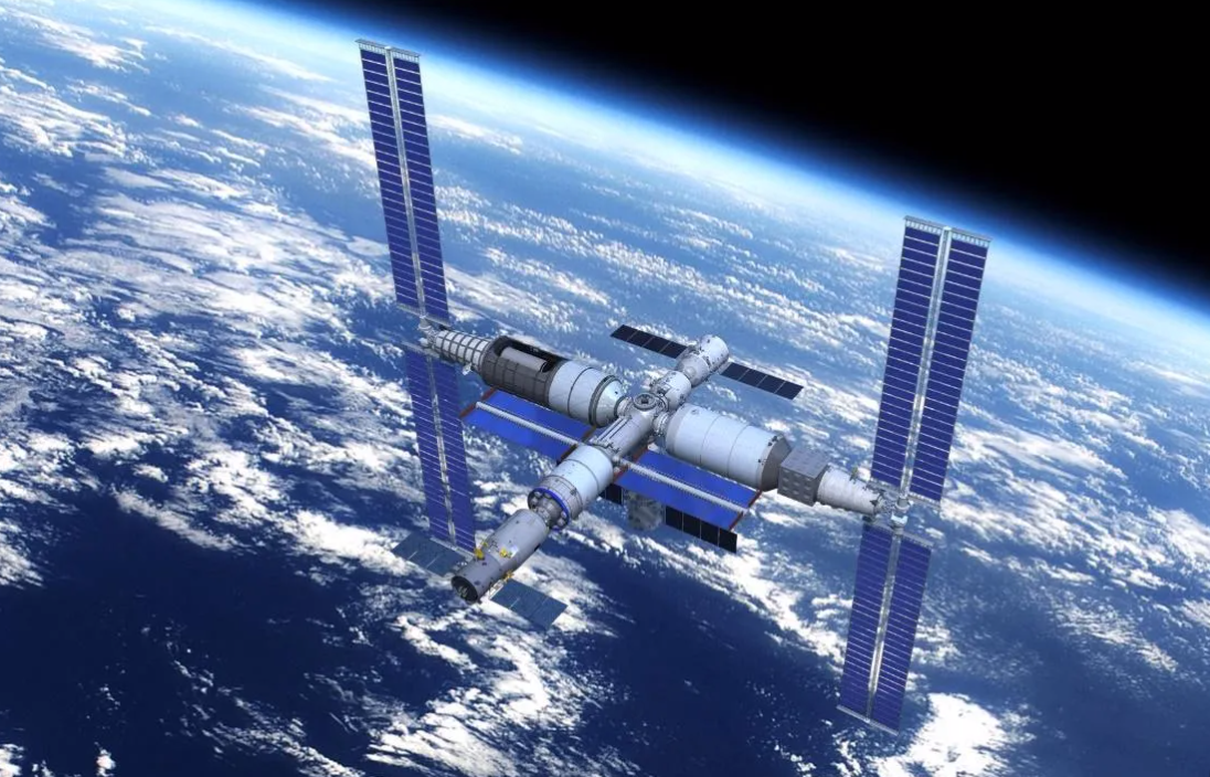 中国空间站总体构型是3个舱段，包括天和核心舱、问天实验舱和梦天实验舱，整体呈 T 字构型。