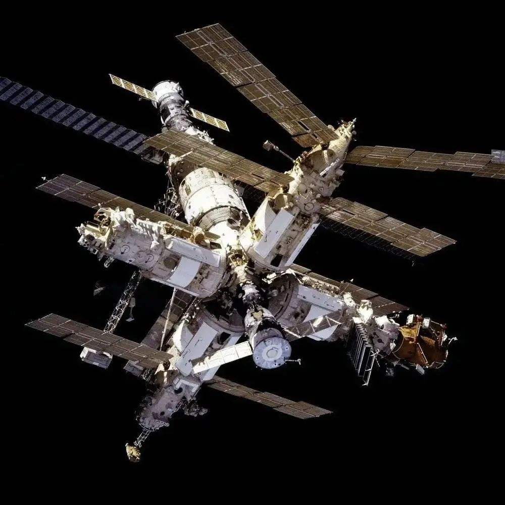 和平号空间站（图源：NASA）