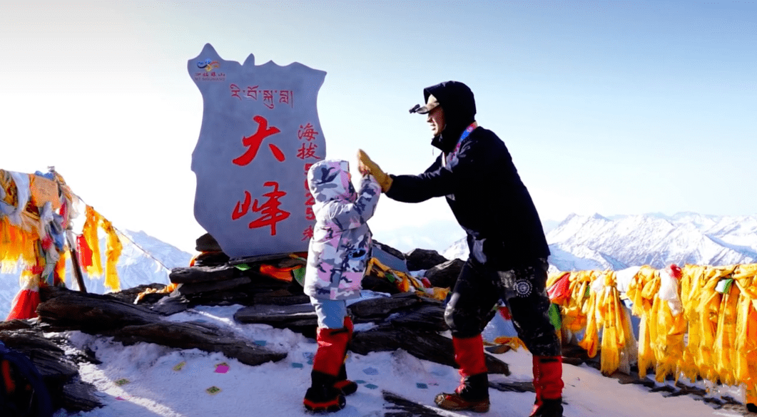 90后单亲爸爸带4岁女儿骑行西藏，4139公里！爆火2年后，现状让人意外......休闲区蓝鸢梦想 - Www.slyday.coM