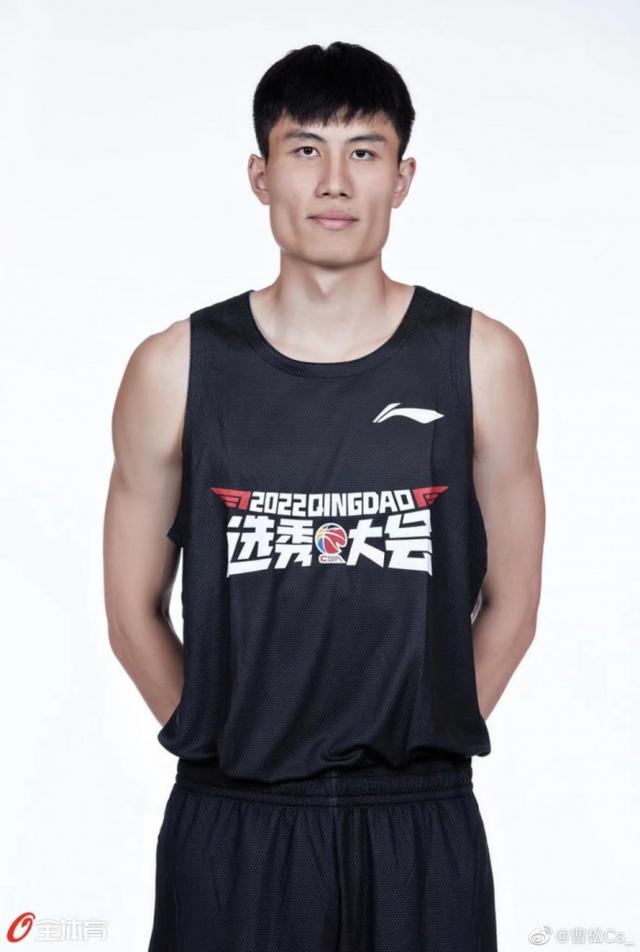 08米,体重105kg,司职中锋,在上赛季cuba东南赛区以及全国赛中,曹松场