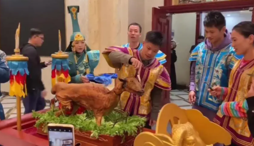 郎才女貌！谢震业官宣即将大婚，相恋十余载，体坛神仙眷侣休闲区蓝鸢梦想 - Www.slyday.coM