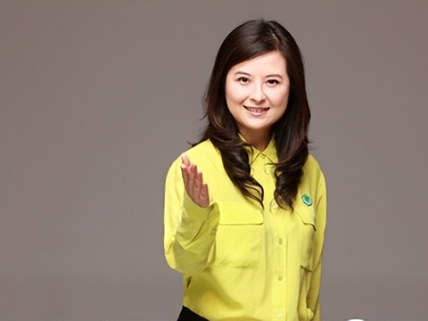 “北大才女”张泉灵，因“患癌乌龙”离开央视，如今过得怎么样？|张泉灵|央视|才女_新浪新闻