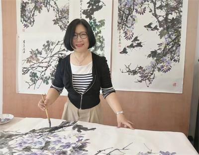 妙手绘彩墨 笔染写意情-记当代著名画家王丽英__财经头条