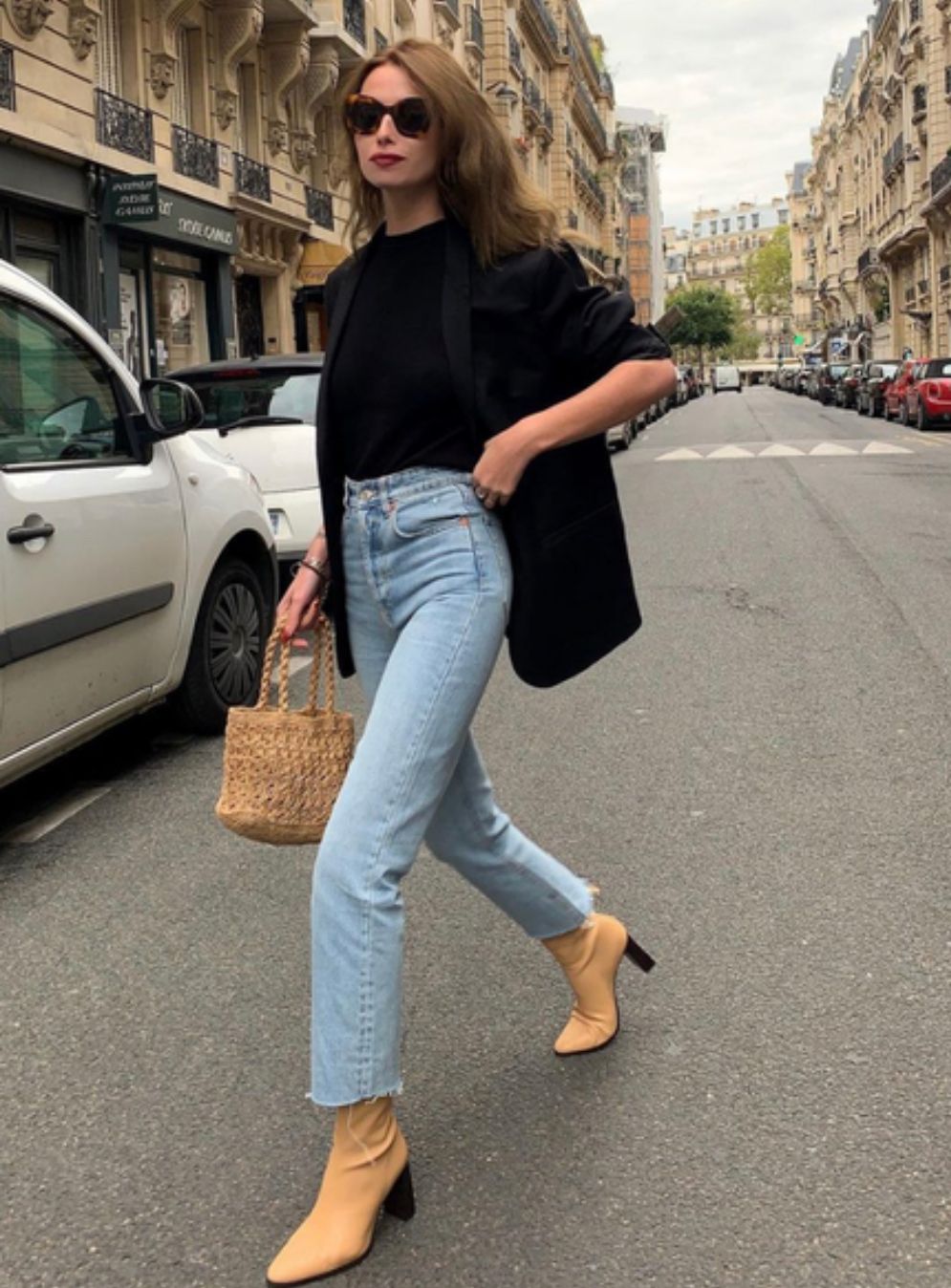 中年女人要懂得“断舍离”,衣柜里这5件衣服就扔了吧,太没档次休闲区蓝鸢梦想 - Www.slyday.coM 中年女人要懂得“断舍离”,衣柜里这5件衣服就扔了吧,太没档次休闲区蓝鸢梦想 - Www.slyday.coM