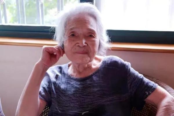 杭州103岁老人晚年捐出30万元积蓄助学，去世后捐献遗体休闲区蓝鸢梦想 - Www.slyday.coM