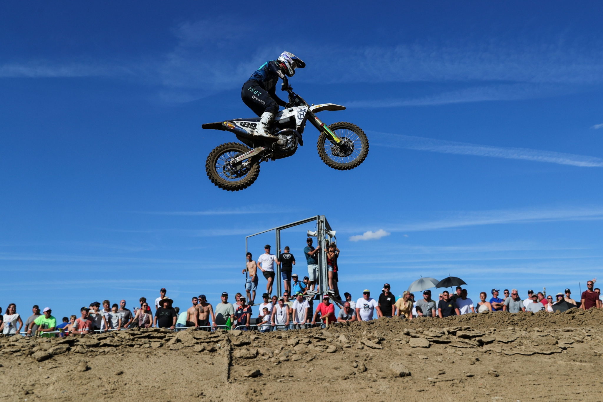 赛车世界摩托车越野锦标赛比利时站mxgp组赛况