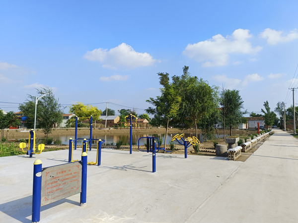 丰县首羡镇小公园编织大绿景村民欢喜笑开颜